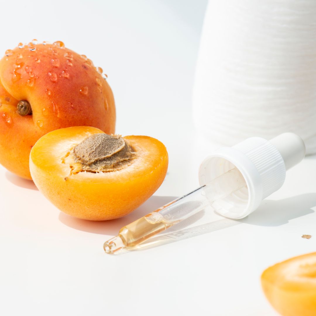 Apricot kernel oil is lightweight moisturising and nourishing ingredient, rich in fatty acids and vitamins. Easily absorbed, it promotes a soft, smooth texture and a radiant, healthy complexion