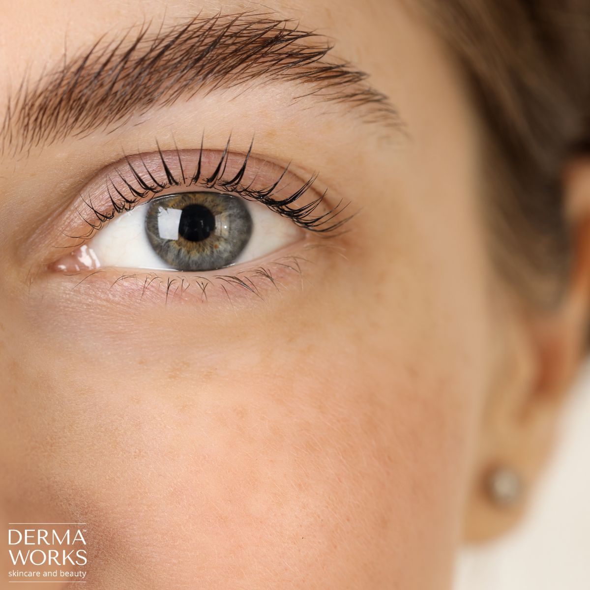 How to Use Ice Globes with Lash Serums for Maximum Eye Area Results