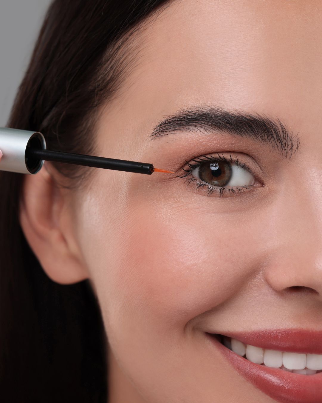 How to Apply Eyelash Serum