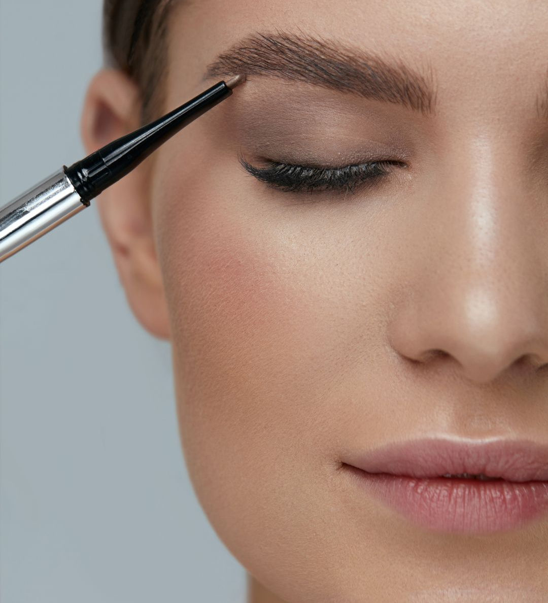 Why Are My Eyebrows Thinning? 9 Possible Reasons + How to Regrow Them Naturally