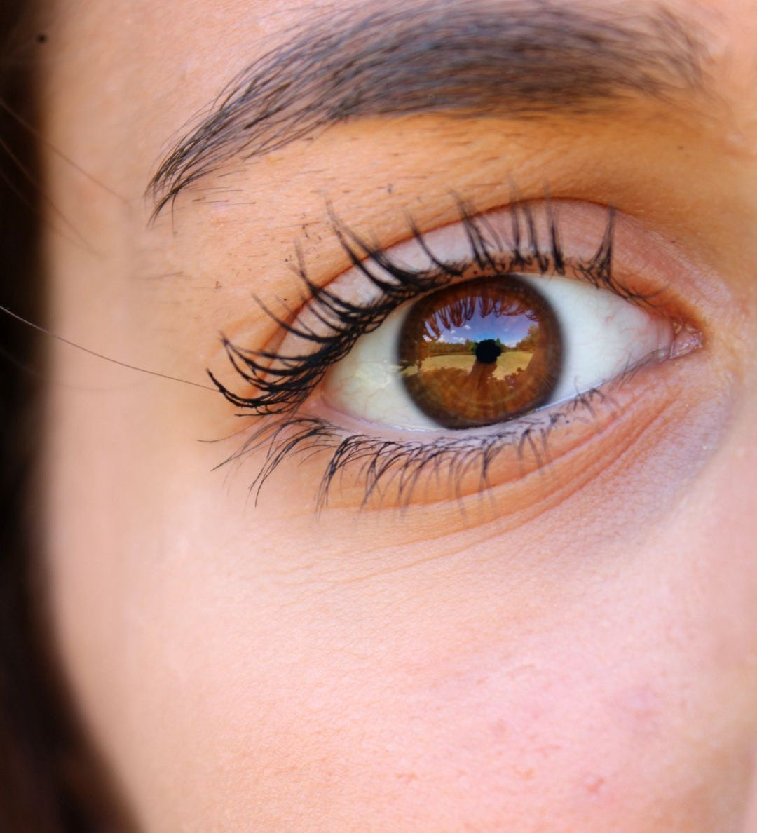 Why Are My Eyelashes Falling Out? 7 Common Causes & How to Fix It