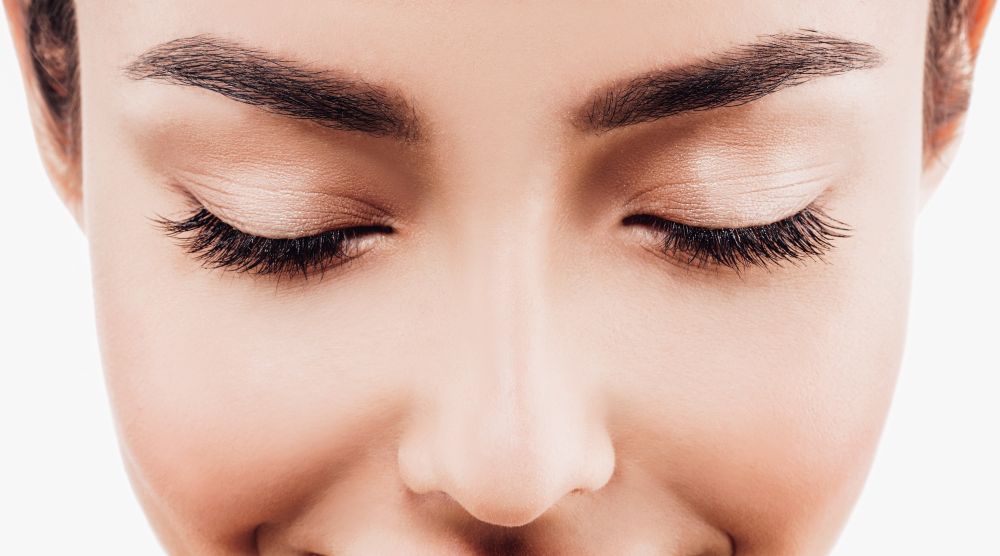 Eyebrow Serum vs Microblading: Which Is Really Worth It for Fuller Brows?